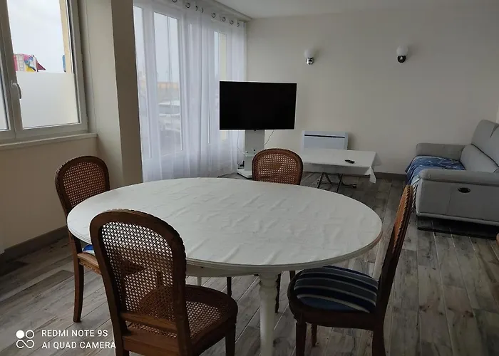 Au repos des baigneurs, appartement rez-de-chaussée, WIFI